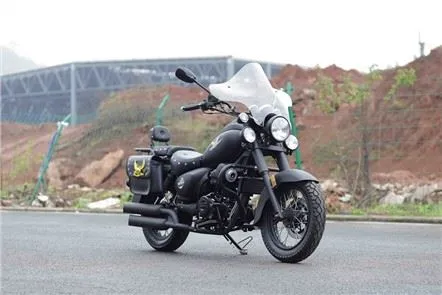 črn električni motor honda steed cb250 majhen bobber